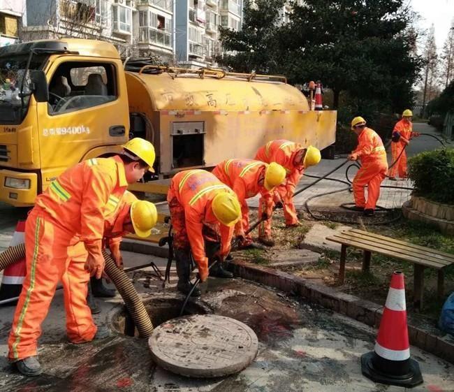 莺歌海镇市政管道清淤