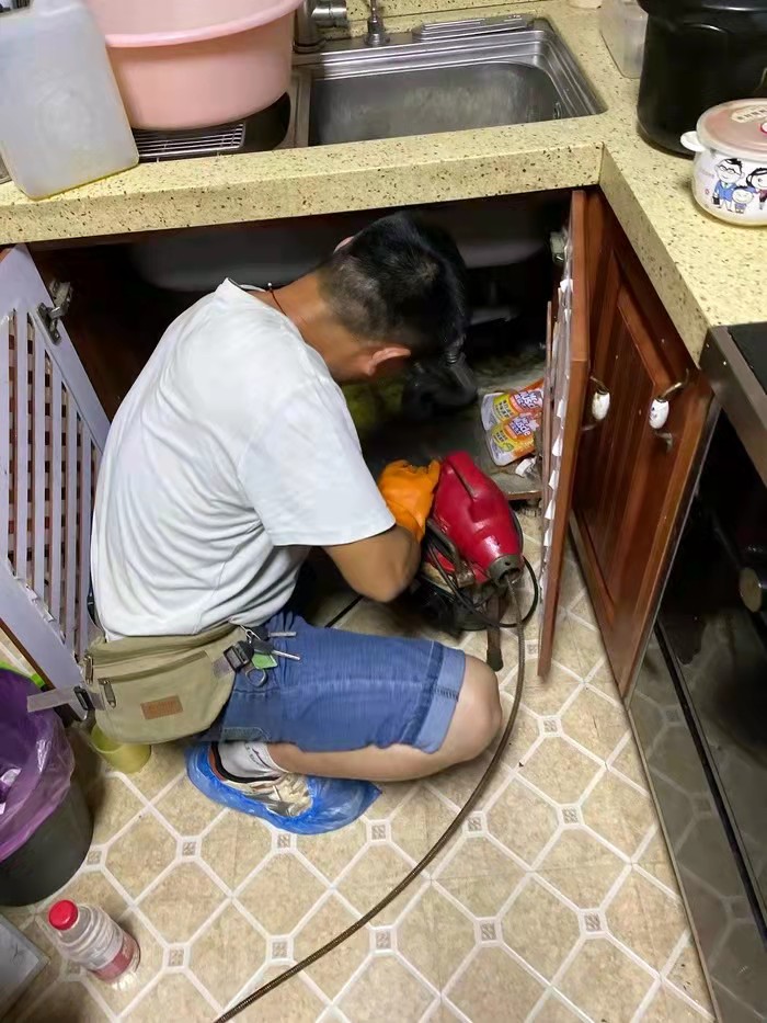 莺歌海镇通下水道